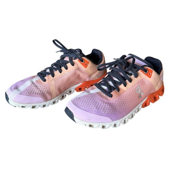 On CloudFlow 4 Casual Running Shoes, Women’s size 7 - Picture 2 of 11